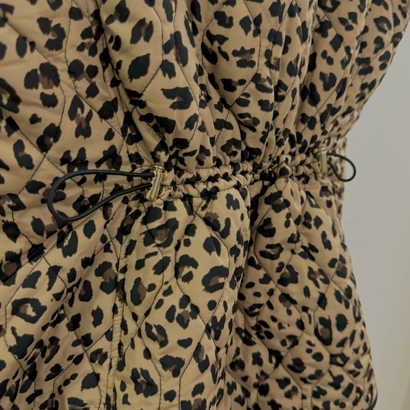 Croft & Borrow Cheetah Print Quilted Puffer Vest - Picture 5 of 6